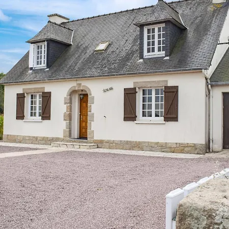 Amazing In Dor Les Pins With Kitchen Holiday home Sables-d'Or-les-Pins